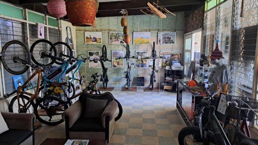 Bugoy Bikers Hostel - Housity