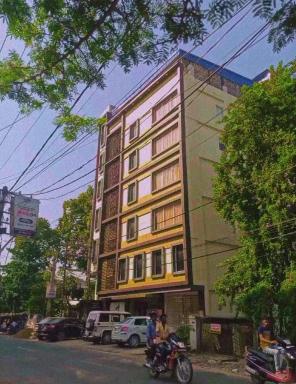 Hotel Paramveer - Housity