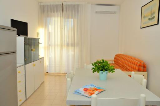 White apartment with terrace - Beahost - Housity