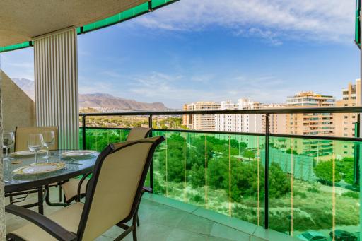 Apartment VilaPark with pool, free parking, terrace, beach - Housity