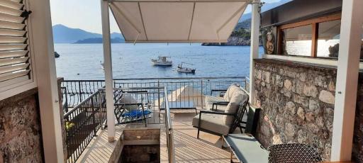 Lux Beach House M - Housity