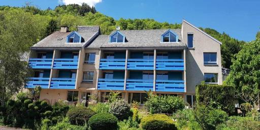 Le Castel du Cantal Groupe Village Fani - Housity