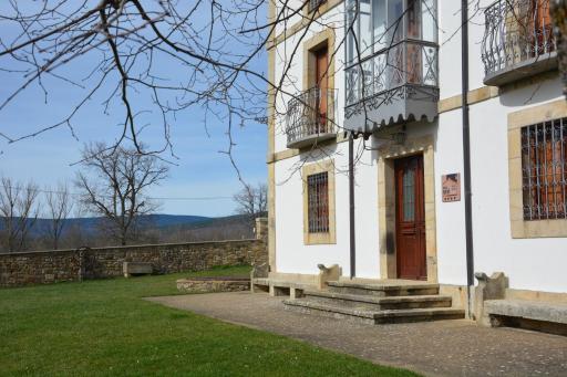 Casa Rural San Ignacio: una casa indiana en Soria - Housity