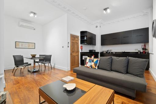 Apartment 2, 48 Bishopsgate by City Living London - Hizvo