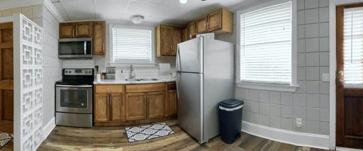 Amazing Cottage - Located on Blue Mile - Close to GSU! - Housity