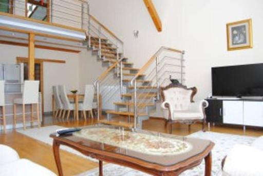 Spacious modern house in Sarajevo with parking. - Housity