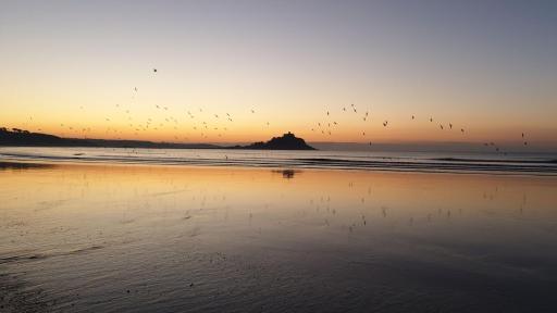 Central Penzance, Modern stylish home, Near Seafront with Gated parking - Housity