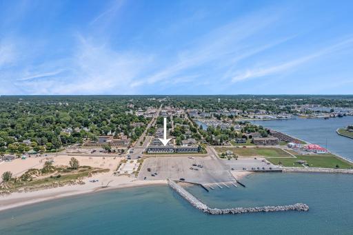 Snyders Shoreline Inn - Housity