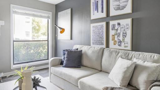 Landing Modern Apartment with Amazing Amenities (ID1002X045) - Housity