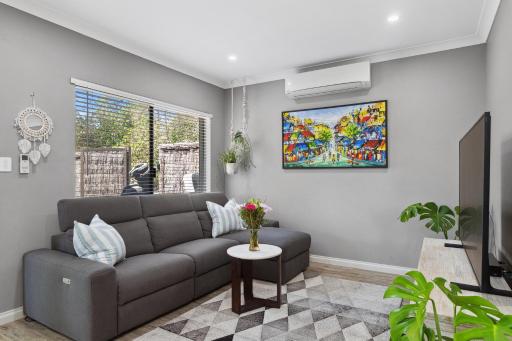 Tranquil Gumnut Cottage - Close to Airport - Housity