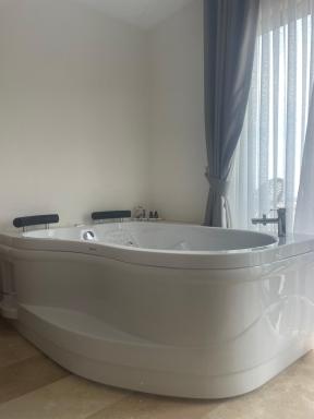VillaQua Boutique Hotel - Housity