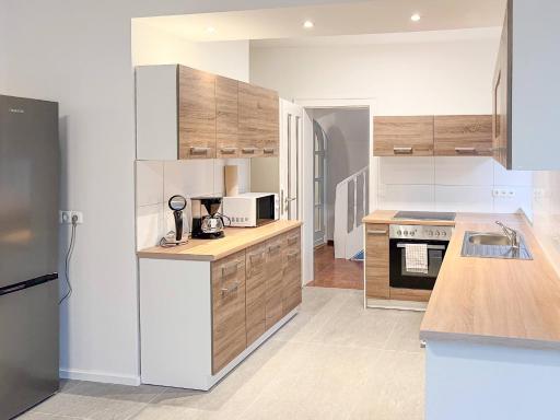 T&K Apartments - 5 Zimmer Einfamilienhaus 15min to Messe Fair DUS - Willich - Housity