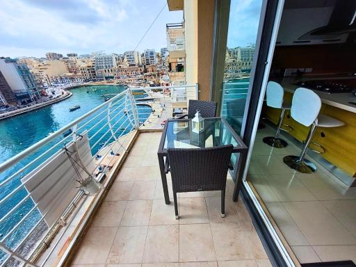2 Bedroom Seafront Duplex Penthouse in the heart of Spinola Bay - Housity