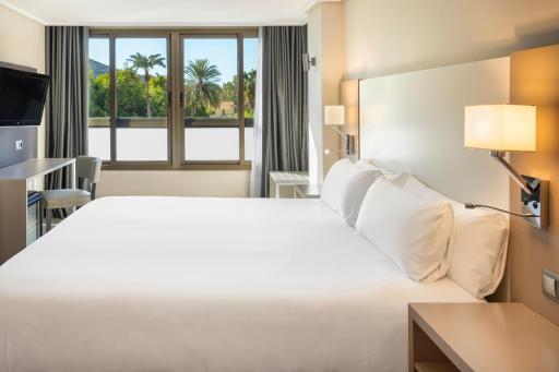 B&B HOTEL Cartagena Cartagonova - Housity