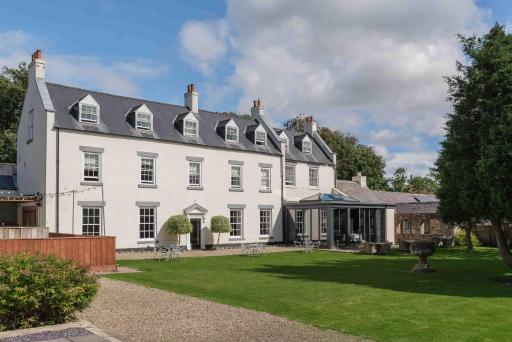 Hallgarth Manor House - Housity