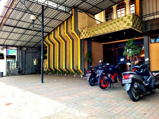 Hotel Dirgahayu Ponorogo - Housity