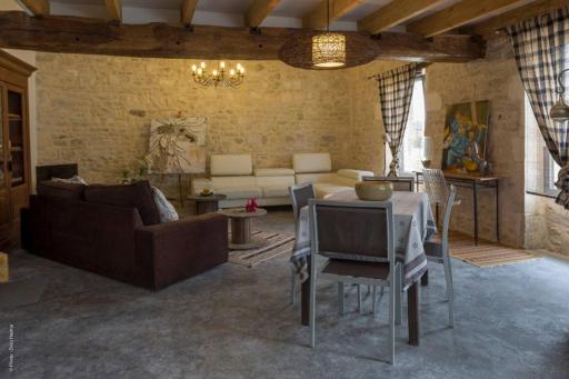 Chalet charmant à Saint-Ciers-sur-Gironde avec jardin accueillant - Housity