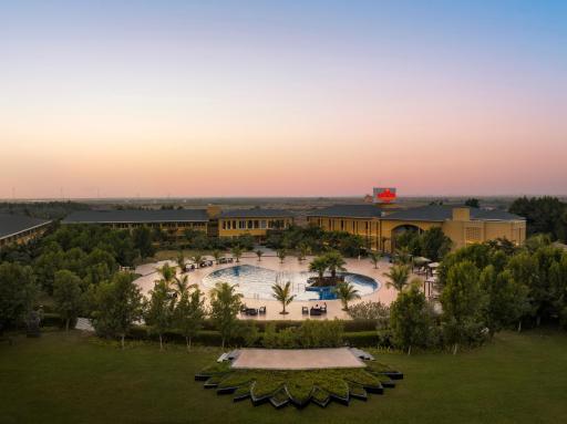 Hawthorn Suites by Wyndham Dwarka - Housity