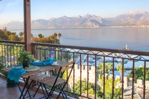Mavi Avlu - Old town apartments - Housity