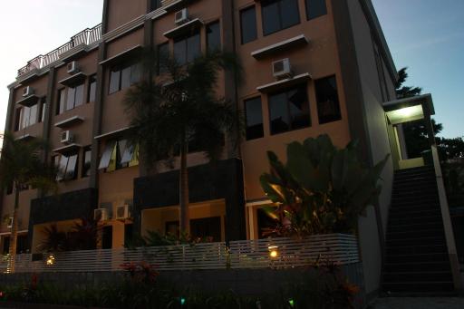 Puri Senggigi Hotel - Housity