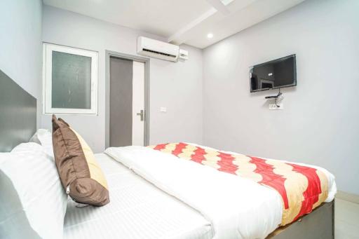 Hotel Superb Deluxe - Housity