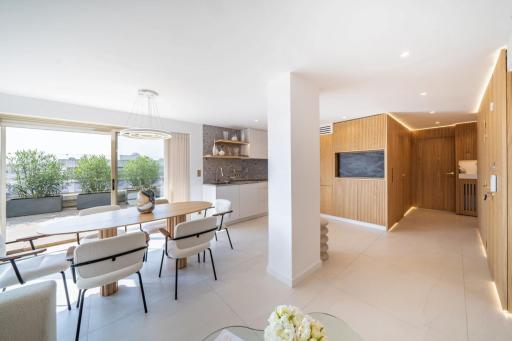 Sublime 3 bedroom with roof terrace - Housity