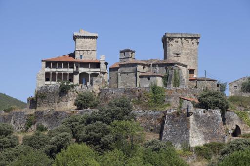 Parador Castillo de Monterrei - Housity