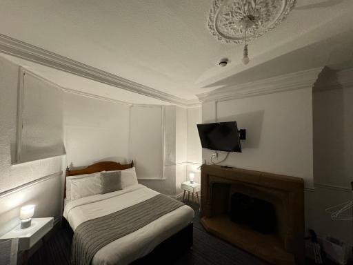 Hotels 24-7 - The Old Knoll Guesthouse - Housity