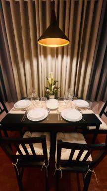 Luxe Condo Near MRT Mandaluyong Couples Getaway - Hizvo