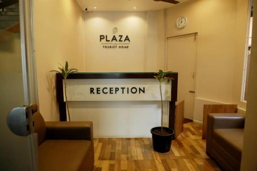 Plaza Tourist Home - Housity