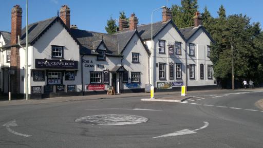 Rose and Crown Hotel - Housity