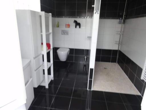 chambre avec salle de bain privatisée avec petit déjeuner compris - Housity