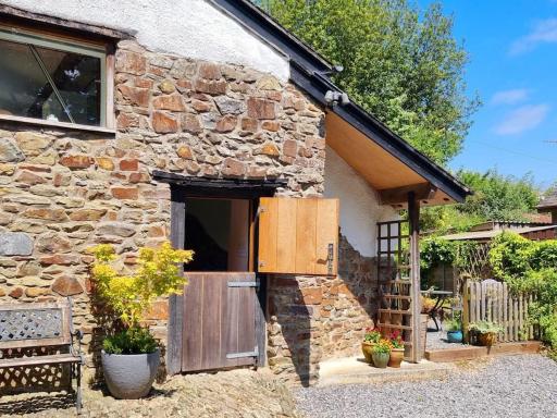 The Hide at Lemons Farm - Housity