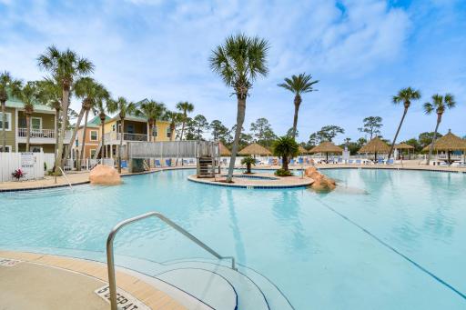 Family-Friendly Pensacola Home Less Than 1 Mi to Beach! - Housity