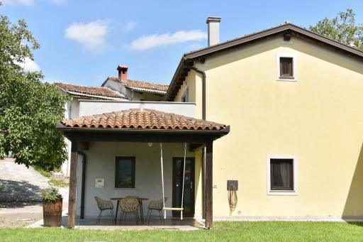 Small house in Vipava valley - Housity