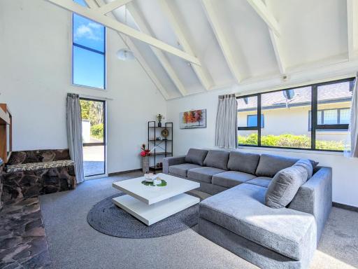 Rotorua redwood retreat - Housity