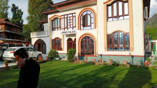 Hotel John's Palace - Housity