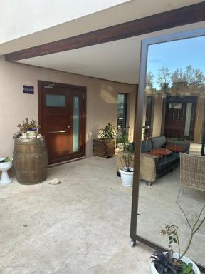Hotel Makasa - Housity