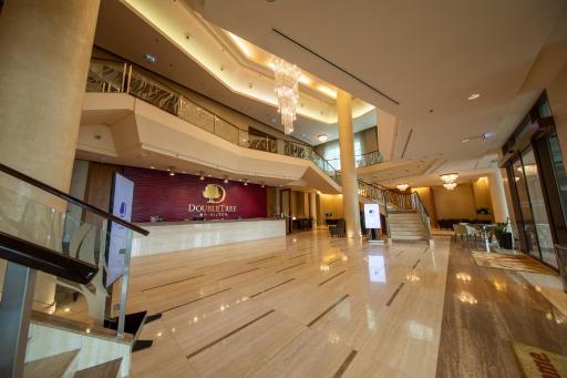 DoubleTree by Hilton Bratislava - Housity