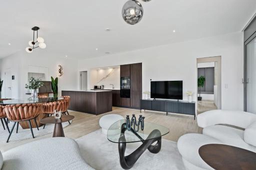 Elegant 2BR with Balcony in Heart of Luxembourg - Housity