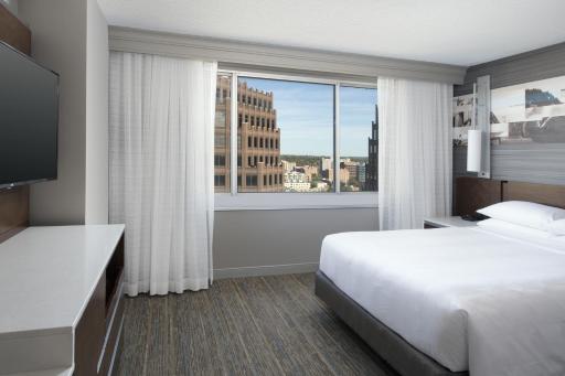 Kansas City Marriott Country Club Plaza - Housity