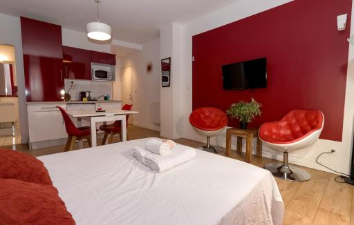 Studio rouge Ramblas Centre Toulouse - Housity