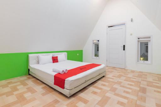 RedDoorz Syariah Plus Near Sukabumi Station - Housity