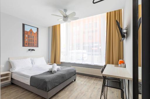 Zefiro Na Gnilnej - Housity