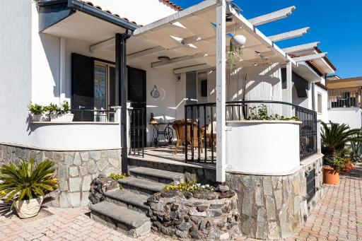 B&B VESUVIAN STONE - Housity