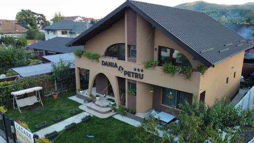 DANIA&PETRU RESIDENCE - Housity