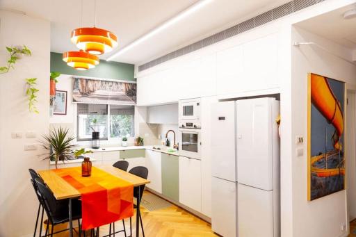 A new 2BR apartment. Close to TLV trains. - Housity