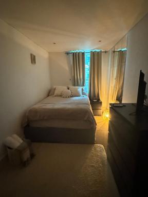 LondonEYE private bedroom in shared flat - Housity