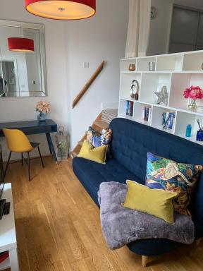 Central Windsor and Castle, Legoland 2.6 miles Away - Housity