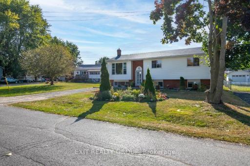 Serenity Place by the Lake - Housity